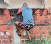 Suspeito cai do muro ao tentar fugir da Polícia e vai parar no Hospital